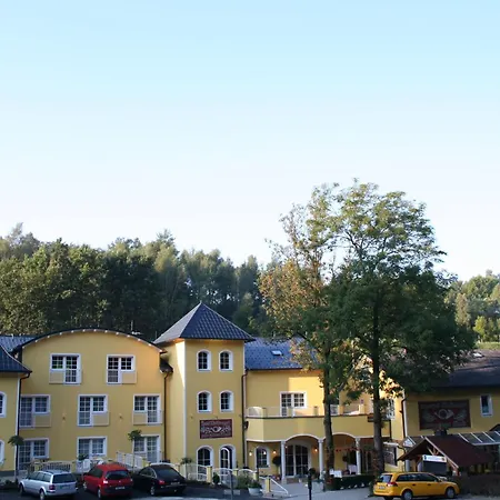 Hotel & Wolfsegger 3*