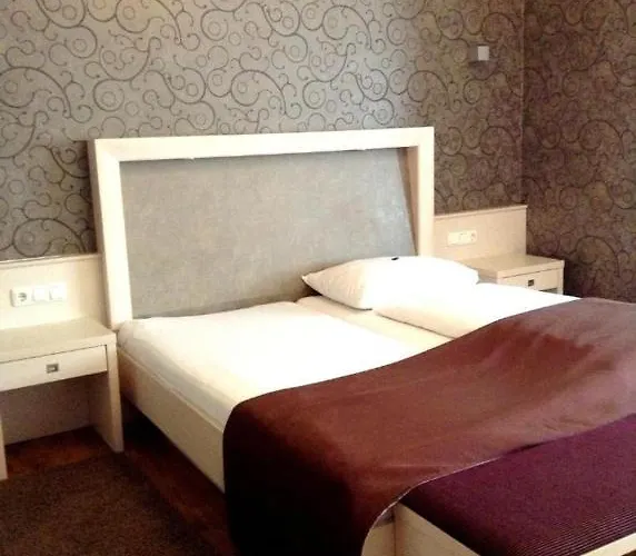 Hotel & Wolfsegger 3*