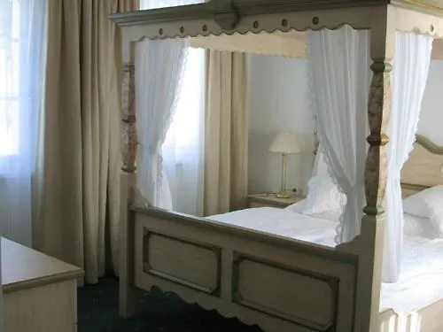 Hotel & Wolfsegger 3*